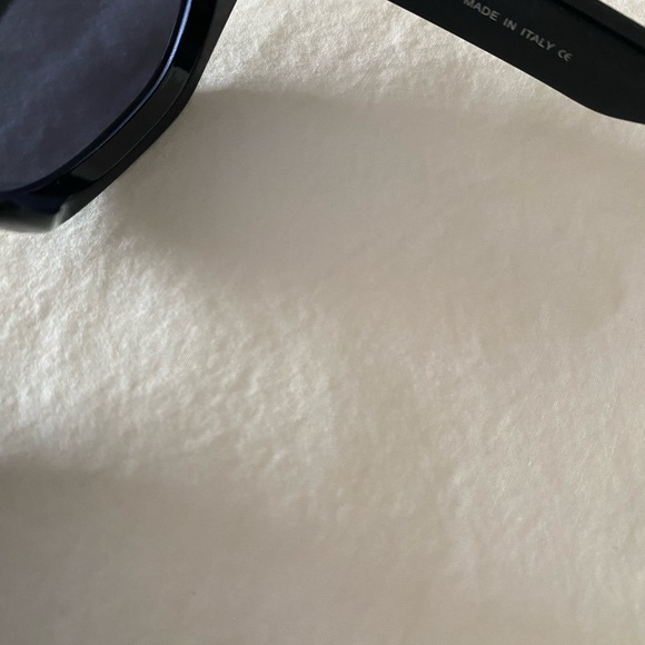 DIOR sunglasses, had for a year worn just a few time. - Picture 7 of 7